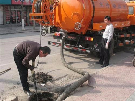 翰林镇清掏化粪池，健康生活从这里开始